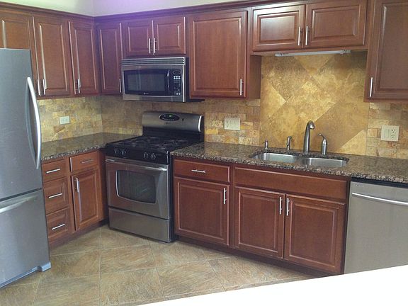 5th image of 208 Westminster Ct Unit C