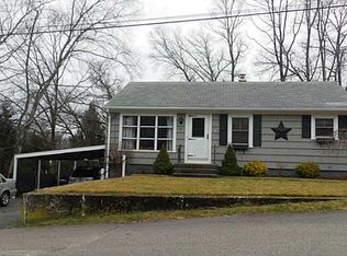 39 Ridgewood Rd, Cumberland, RI 02864