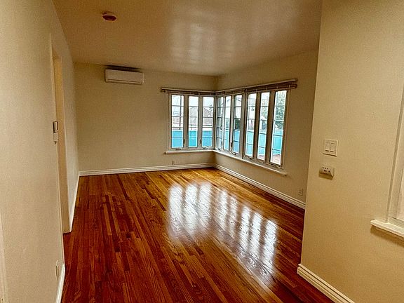 5th image of 2145 Brant St #0