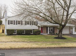 3279 Pebblewood Ln, Dresher, PA 19025