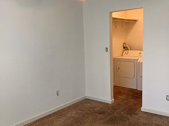 4th image of 3912 Clear Acre Ln