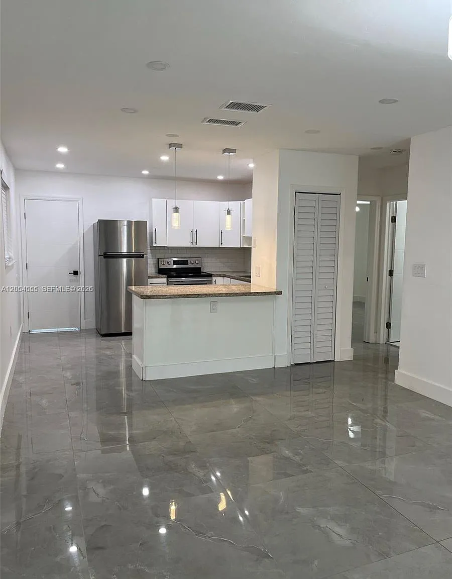 Silver Bluff Gardens — Photo 1