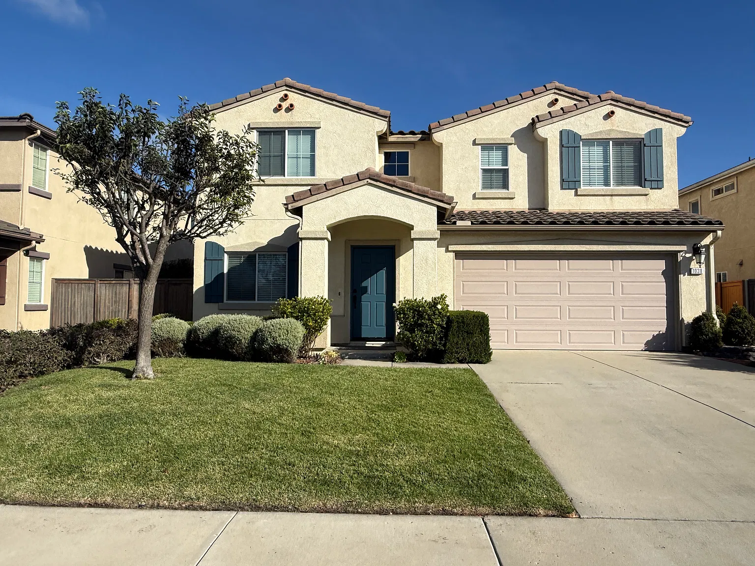 3 bed, 2.5 bath, 2386 sqft, $3,800 — Photo 1