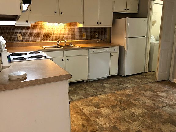 3rd image of 124A Braly Dr #A