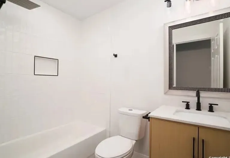 7347 Montgomery Dr — Photo 8