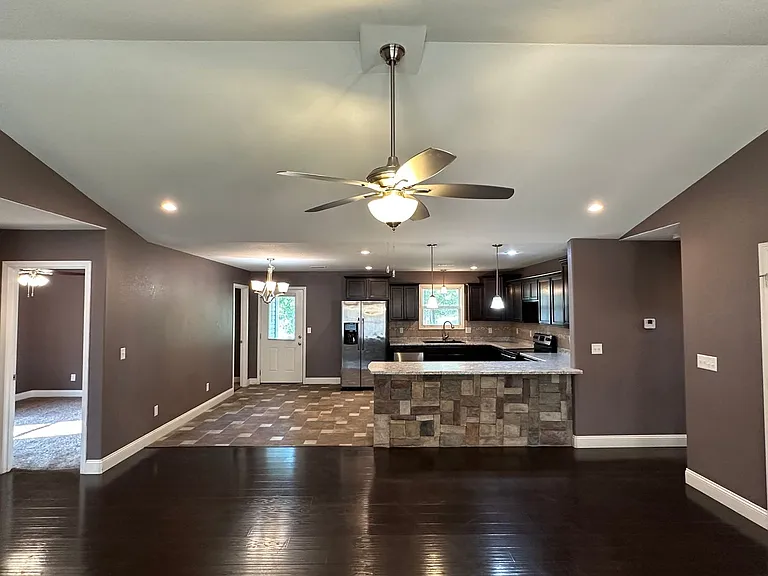 335 Lyle Curtis Cir — Photo 7
