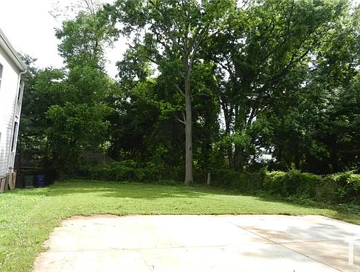 4 bed, 1188 sqft, $2,100 — Photo 3