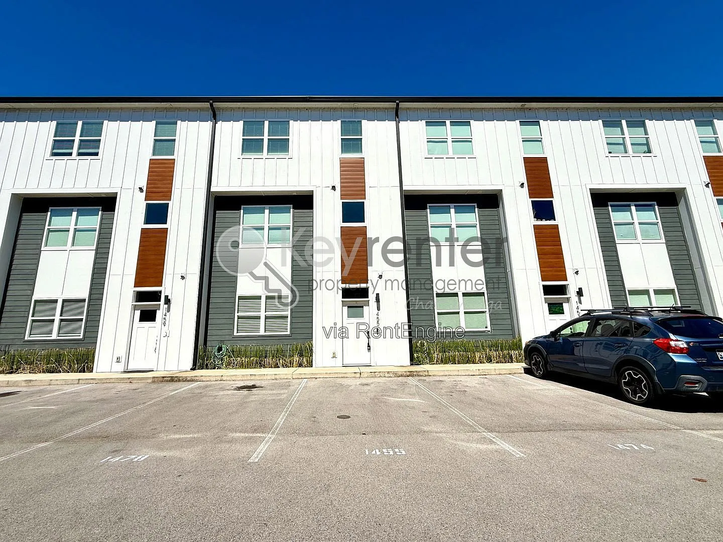 3 bed, 3.5 bath, 1608 sqft, $2,300 — Photo 1
