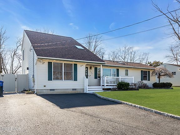 3rd image of 942 Neville Street