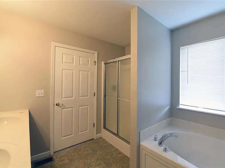 4644 Richmond Forest Dr — Photo 37