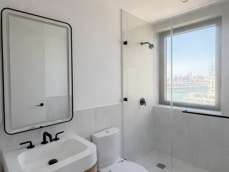 480 Kent Ave #Penthouse 1F — Photo 10