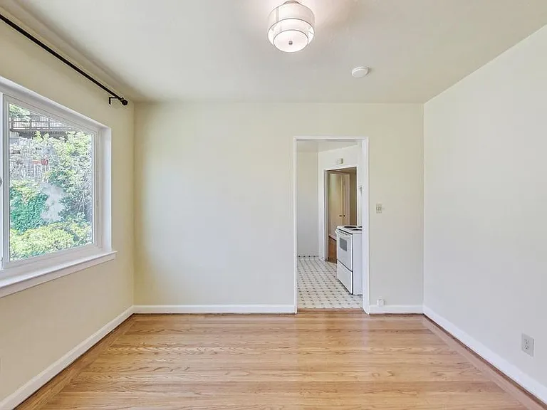 2208 Lakeshore Ave #311 — Photo 7