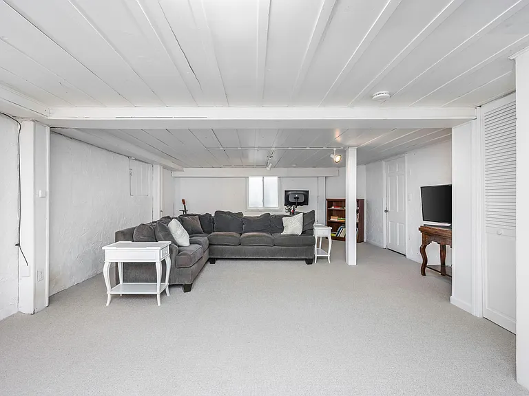 322 Noroton Ave — Photo 29