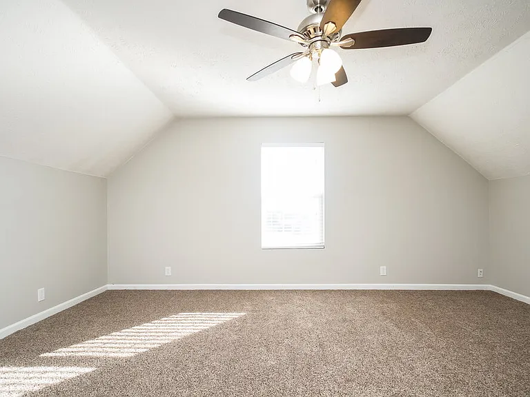 5039 Tabitha St — Photo 6