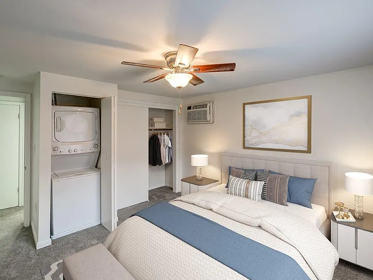 Raintree Island Apartment Homes — Photo 17