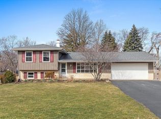 11S334 Oakwood Ave, Lemont, IL