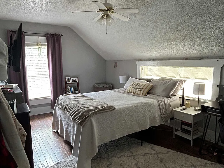 332 Lang Ct N — Photo 4