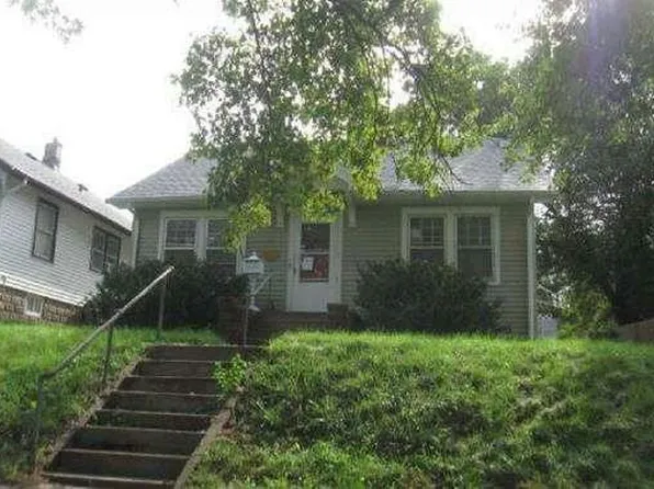 2011 N 61st St, Omaha, NE 68104