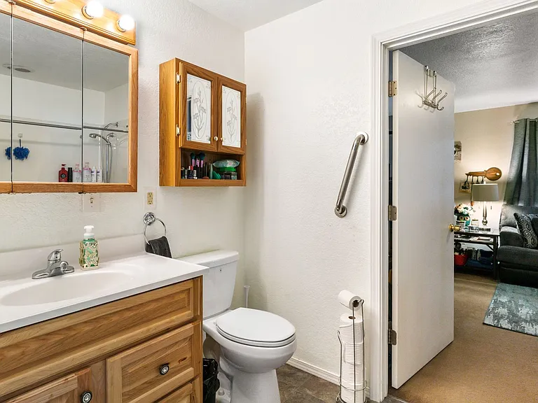 1107 Madison St — Photo 15