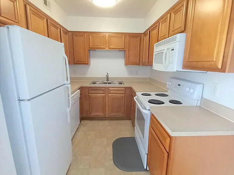 1700-1790 Liberty Ln — Photo 6