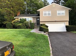 111 Rogers Dr, New Rochelle, NY 10804
