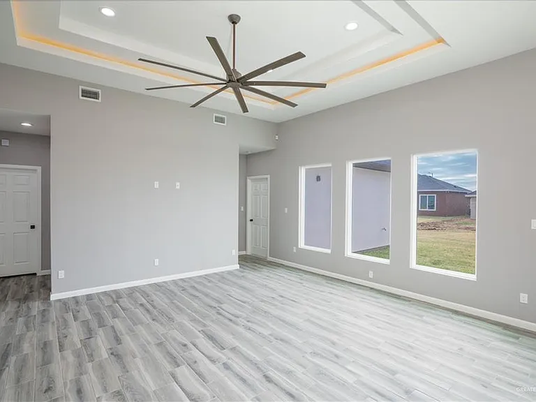 1013 Magnolia St — Photo 10