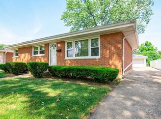 827 N Lincoln St, Addison, IL 60101