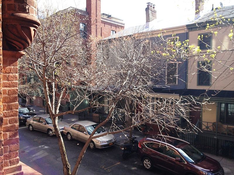 2nd image of 20 Columbia Pl APT 34