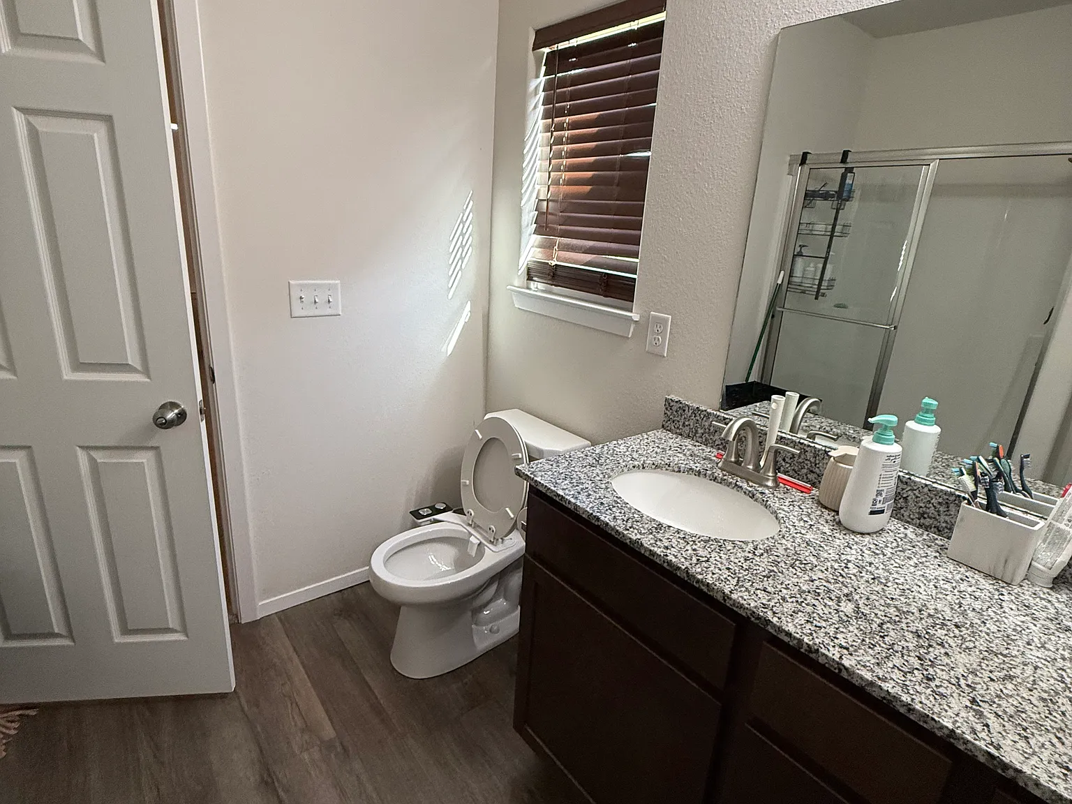 4 bed, 2.5 bath, 2347 sqft, $2,300 — Photo 4