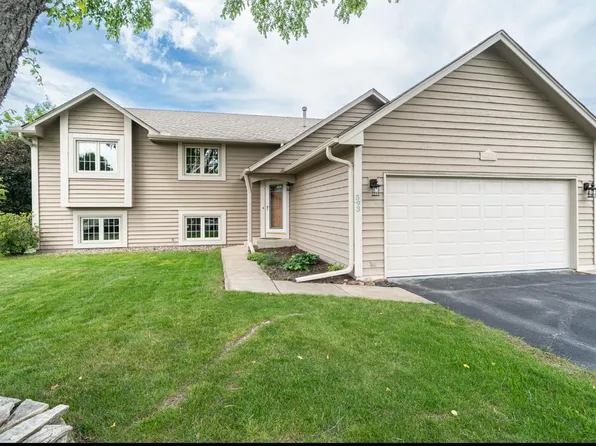 593 Middle Ln, Eagan, MN 55123