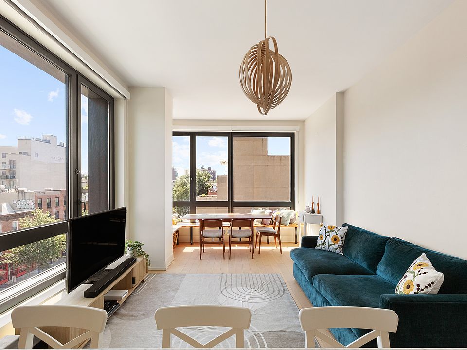 1st image of 550 Vanderbilt Ave APT 525