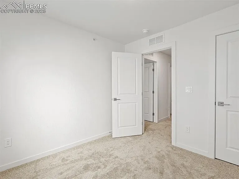 888 Beckton Hts — Photo 29