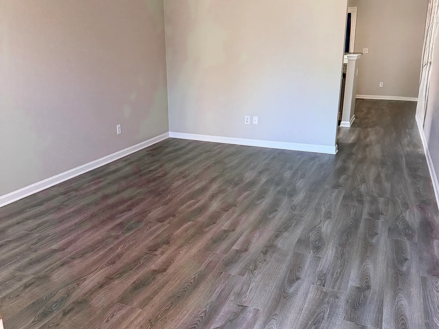3 bed, 1200 sqft, $1,800 — Photo 2