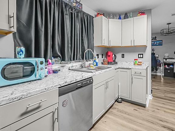 4th image of 140 Glenhill Dr
