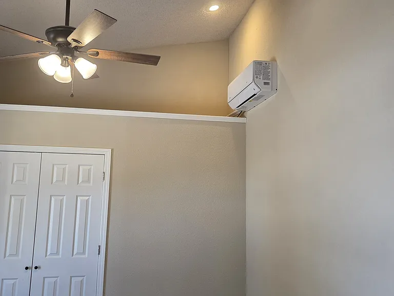 220 W Lipan Dr #3 — Photo 4