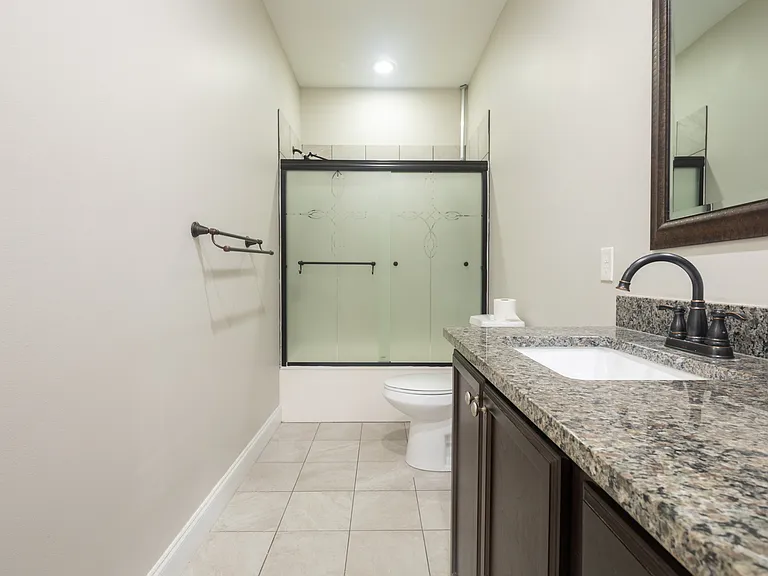 557 Valparaiso Pkwy — Photo 16