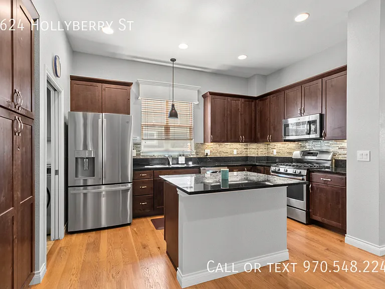1624 Hollyberry St — Photo 9