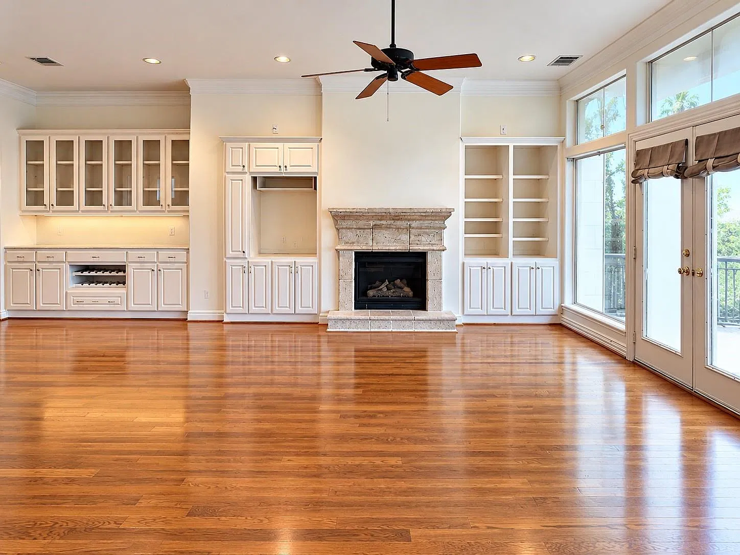 3 bed, 2.5 bath, 2373 sqft, $3,900 — Photo 4