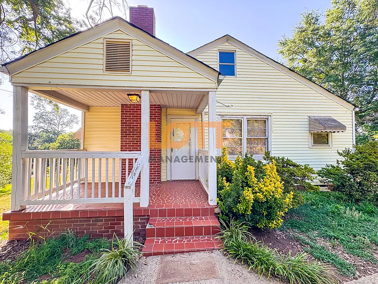125 Irene Cir — Photo 1
