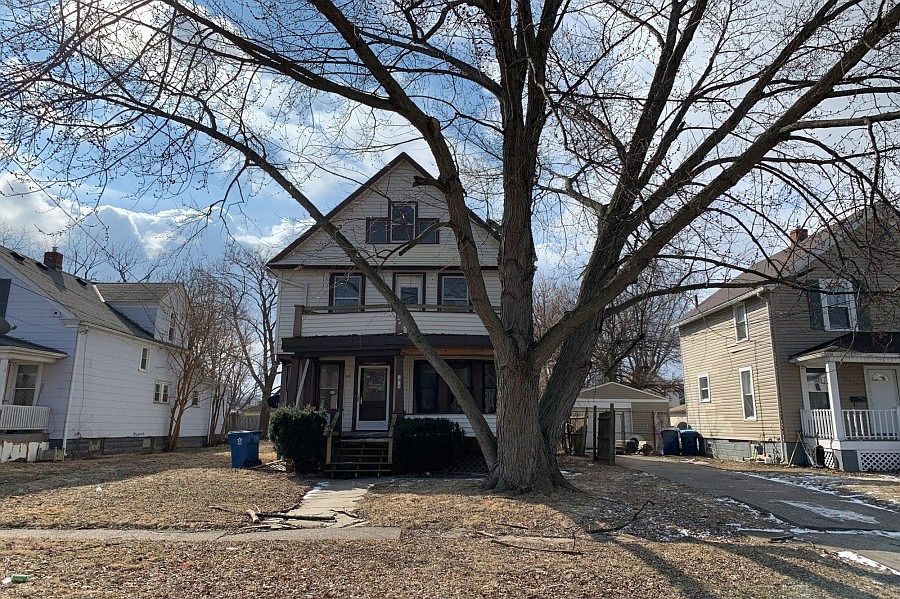 1st image of 1019 W 10th St