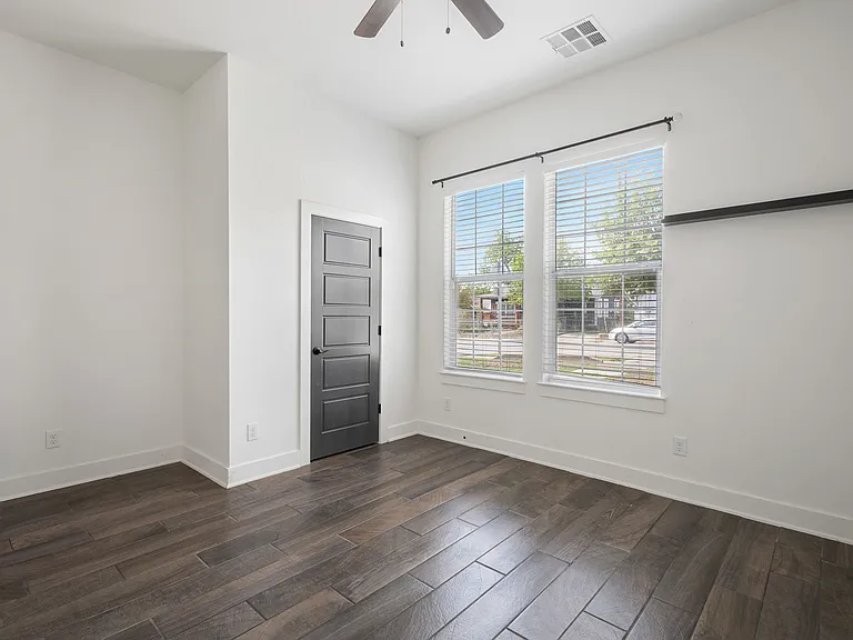 534 Rigsby Ave — Photo 11