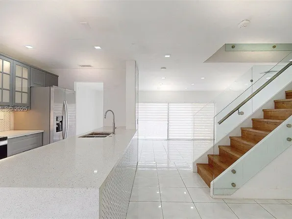 8212 NW 8th Pl #2, Fort Lauderdale, FL 33324