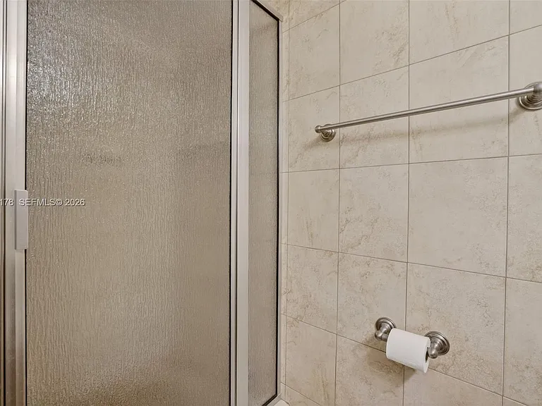 180 Isle Of Venice Dr #121 — Photo 31