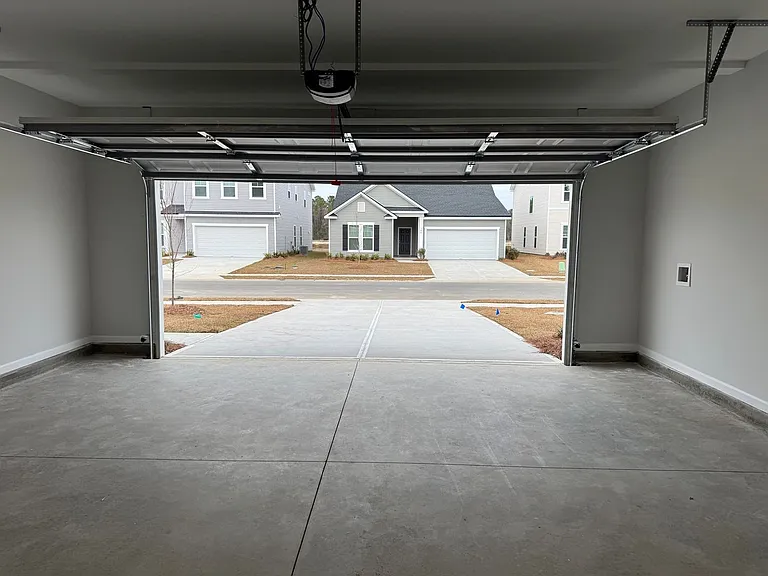 105 Fenway St — Photo 26