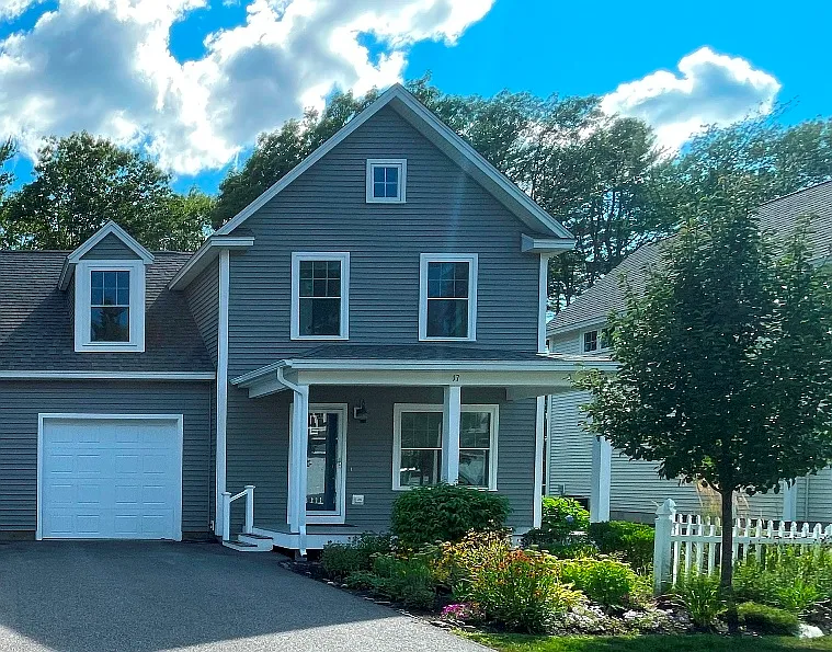 3 bed, 2.5 bath, 1703 sqft, $3,200 — Photo 3