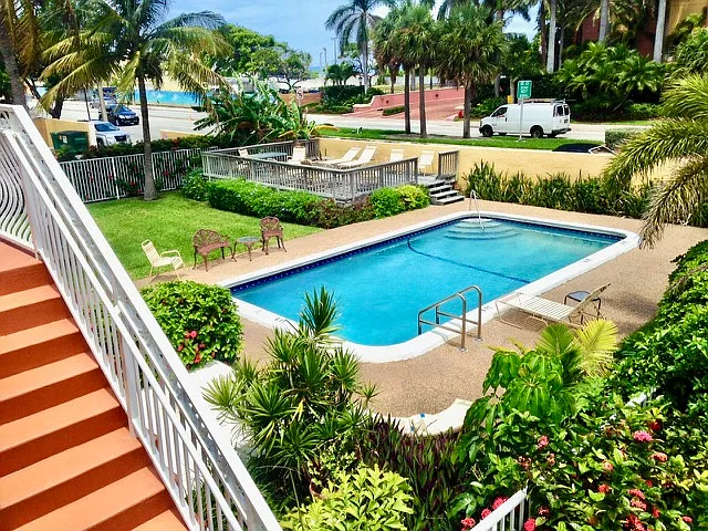 2121 N Ocean Blvd #10 — Photo 4