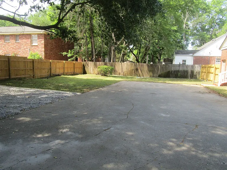 524 W Calhoun St — Photo 10