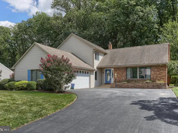 1200 Jill Dr, Hummelstown, PA 17036