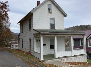 39 W 2nd St, Everett, PA 15537