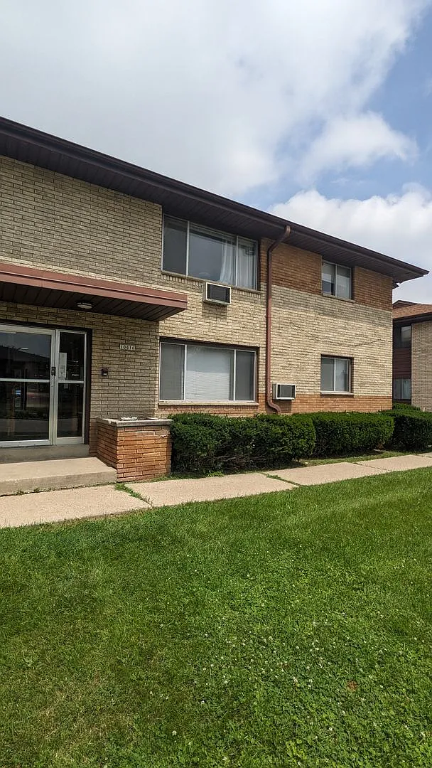 Building Photo - 10416 W Hampton Ave
